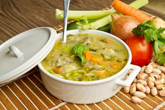 سوپ مرغ با سبزیجات بهاری
